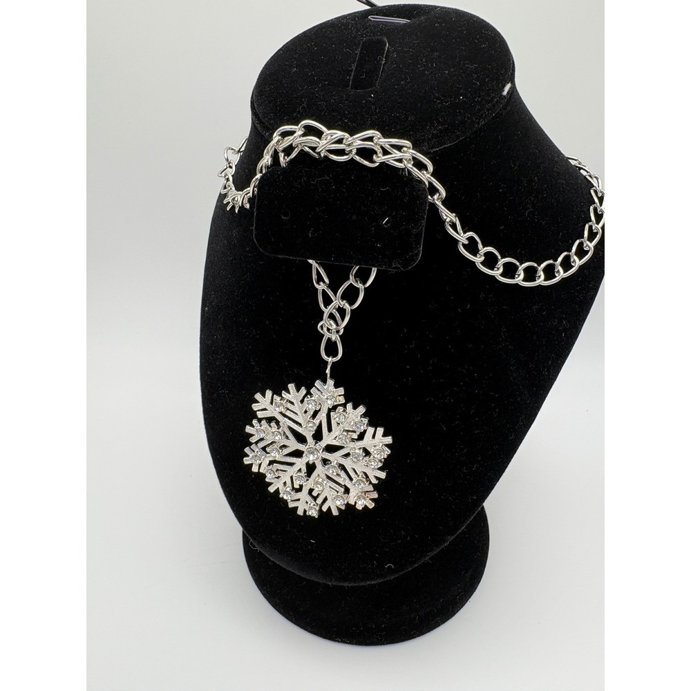 Women Silver Tone Snowflake Pendant Necklace Rhinestone Accents Chain‎ Jewelry